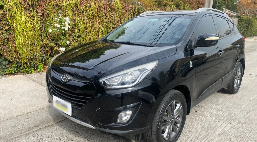 Travel Rwanda in comfort with Car Rentals Kigali airport transfers, Rent a self-drive 4x4, family SUV, or safari Land Cruiser with pop-up roof and camping options.