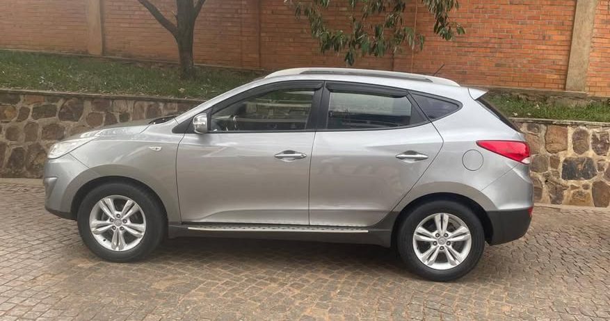 Rwanda rent car services with Car Rentals Kigali. Self-drive Rwanda or hire a 4x4 for safaris & city rides. Affordable, reliable car hire in Kigali!