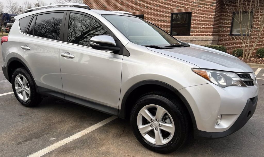 Book NGO car rental in Kigali for fieldwork, meetings, airport transfers, and project travel. Flexible contracts, driver options, and reliable 4x4/SUV fleet from Car Rentals Kigali.